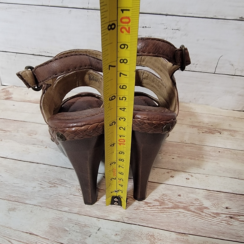 Frye Dara Campus Stitch Heels - Picture 6 of 14